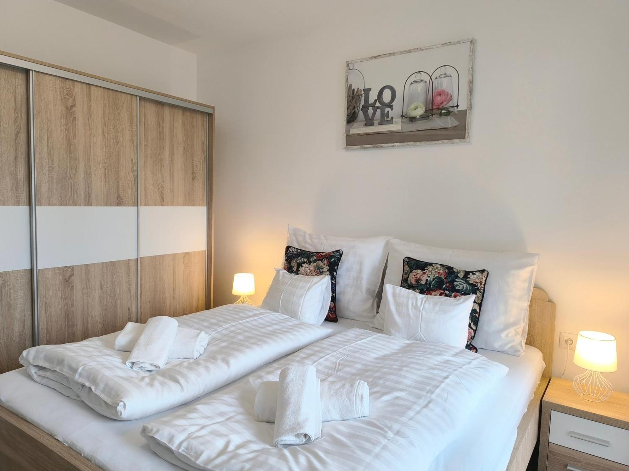 קסזטלי Helikon Terrace Susanne Apartment מראה חיצוני תמונה